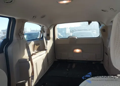 2014 Dodge Grand Caravan Sxt z USA, uszkodzony, nr VIN 2C4RDGCG6ER430528